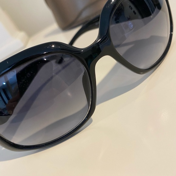 Gucci Sunglasses - Picture 3 of 5
